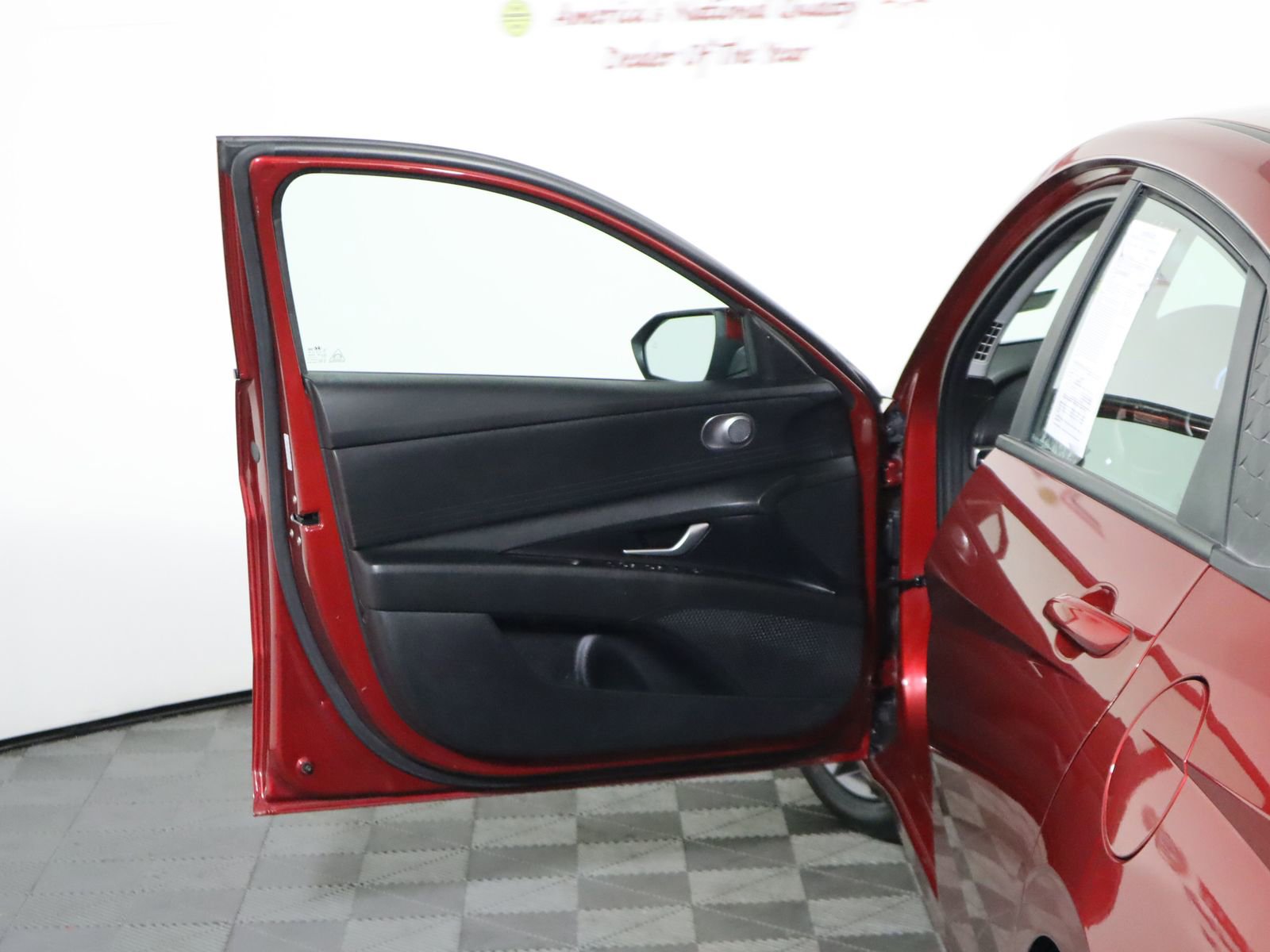 Used 2024 Hyundai Elantra SEL FWD image 19