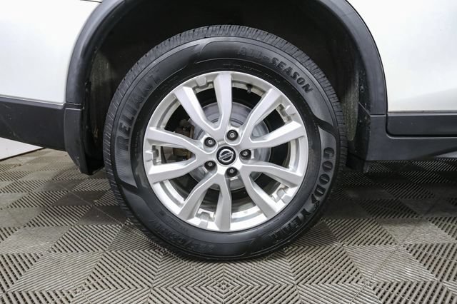 Used 2020 Nissan Rogue SV AWD/4WD image 16