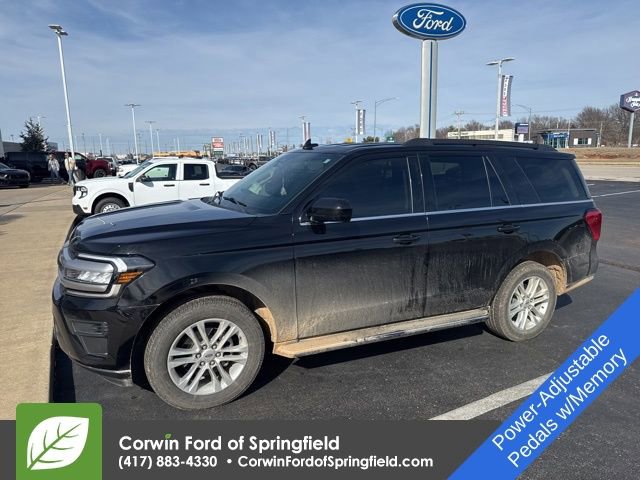 Used 2022 Ford Expedition XLT image 3