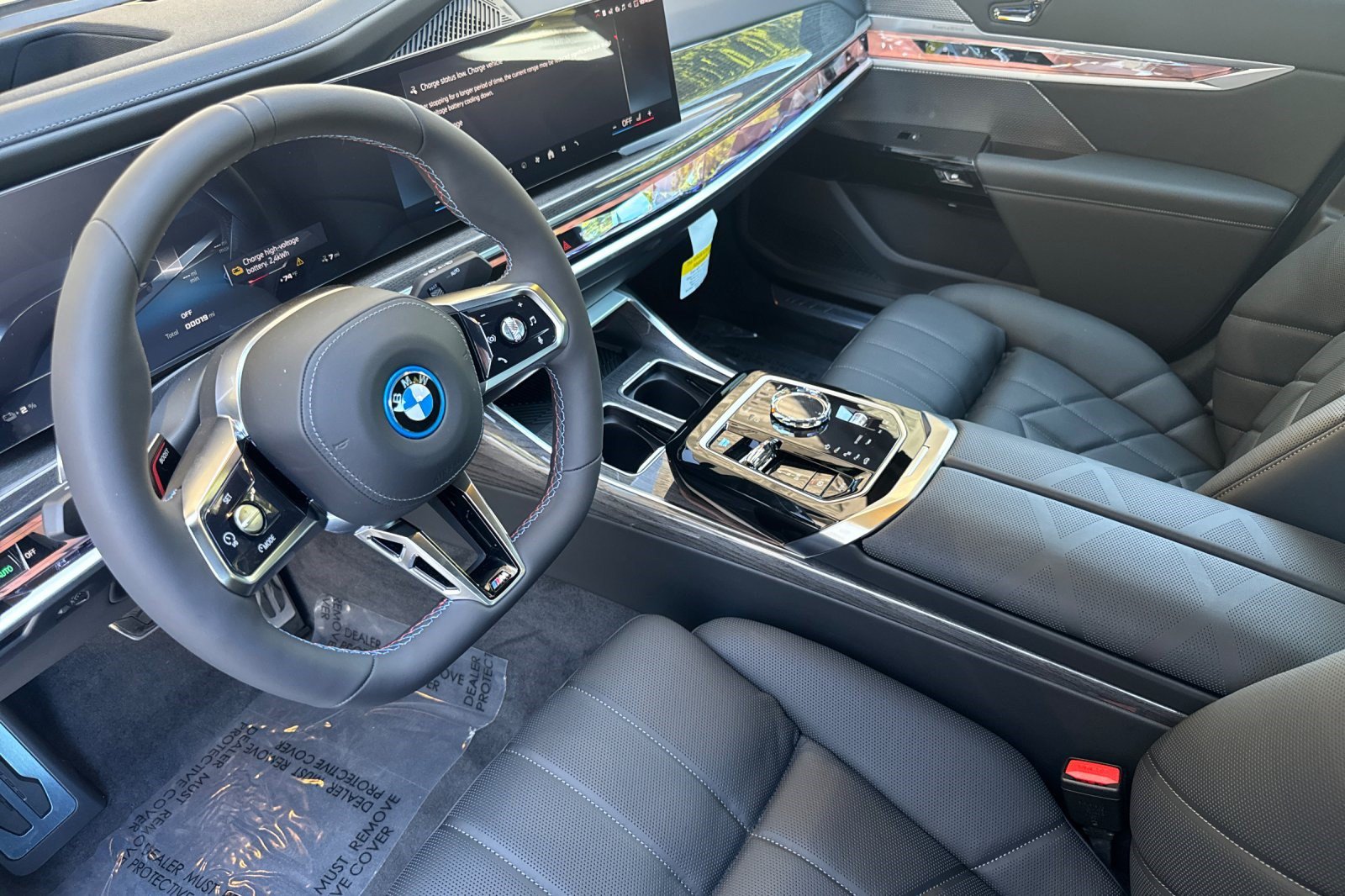 New 2026 BMW i7 M70 w/ Executive Package AWD/4WD image 8