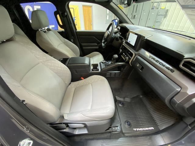 Used 2025 Toyota Tacoma SR5 image 28