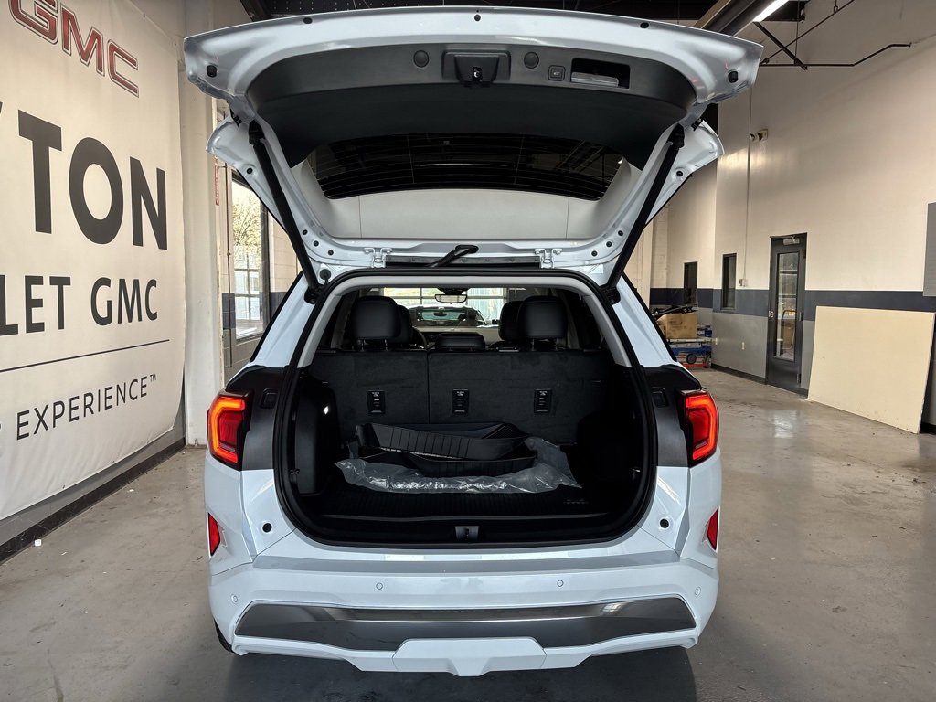 New 2026 GMC Terrain Denali w/ LPO, Floor Liner Package image 31