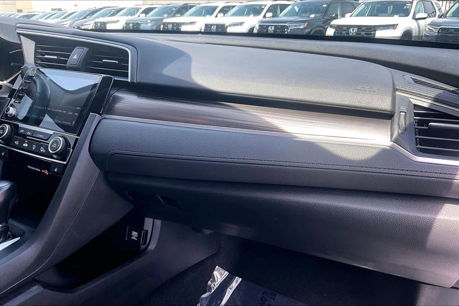 Used 2019 Honda Civic Touring image 18