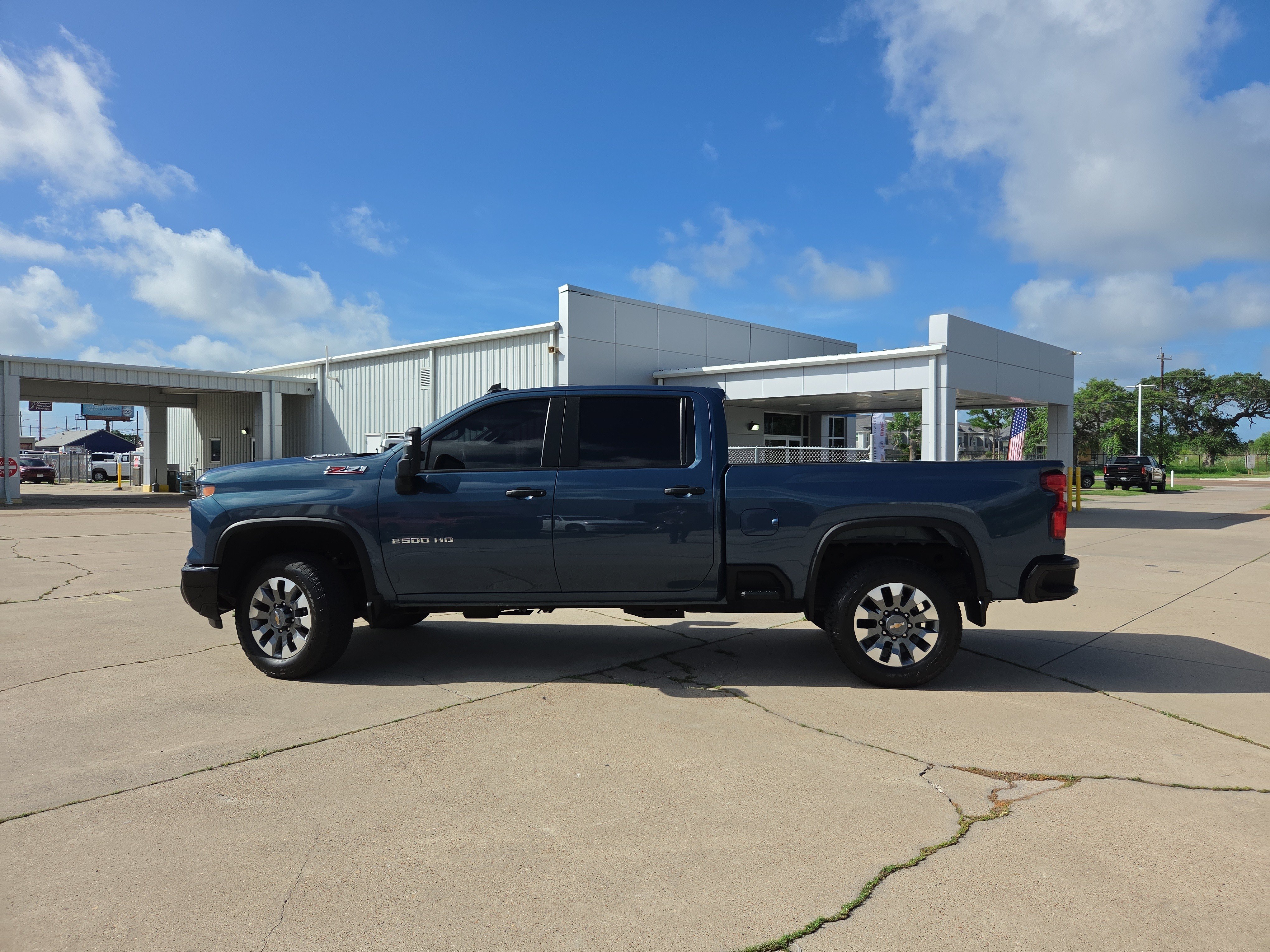 Used 2024 Chevrolet Silverado 2500 Custom w/ Custom Value Package AWD/4WD image 8