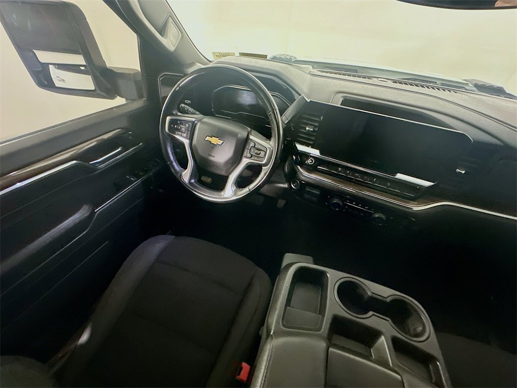 Used 2024 Chevrolet Silverado 2500 LT image 9
