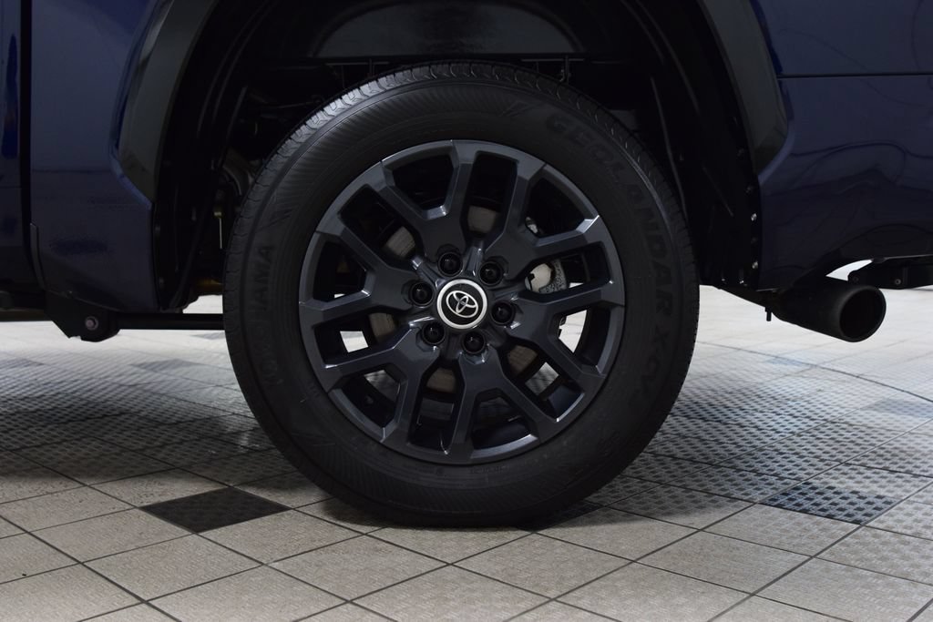 Used 2024 Toyota Tundra Platinum AWD/4WD image 21
