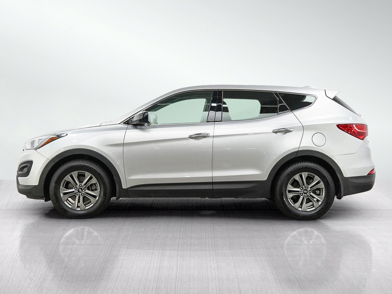 Used 2015 Hyundai Santa Fe Sport AWD/4WD image 2