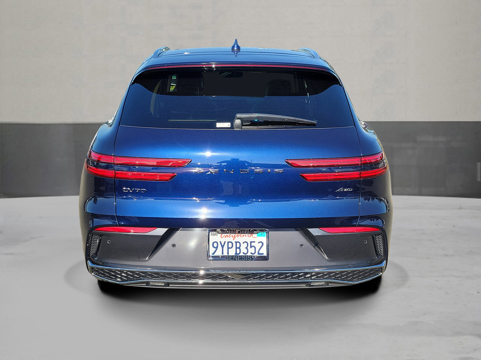 Certified 2026 Genesis GV70 2.5T Advanced AWD/4WD image 4