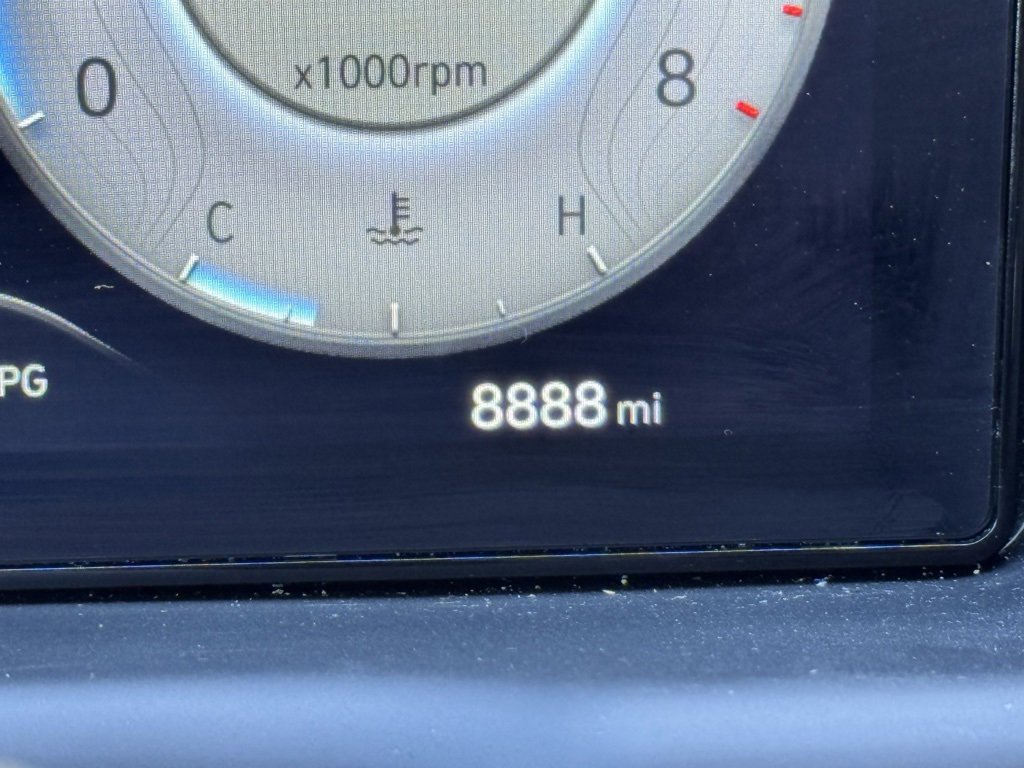 Used 2024 Hyundai Tucson Limited image 2