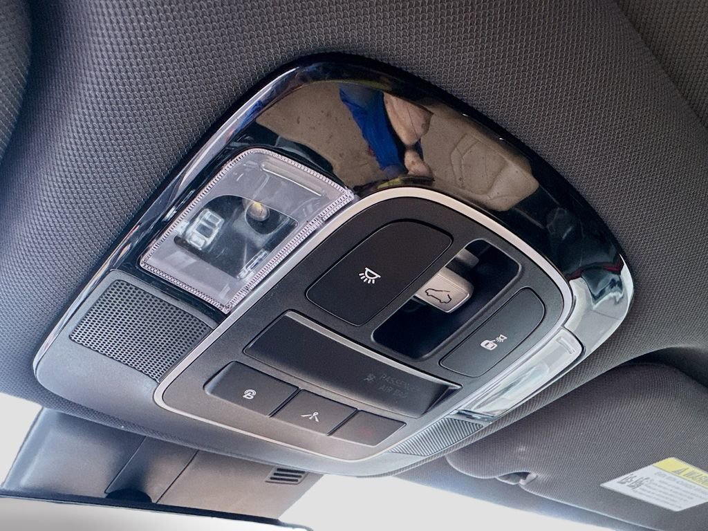 Used 2021 Hyundai Sonata Limited w/ Preferred Accessory Package image 11