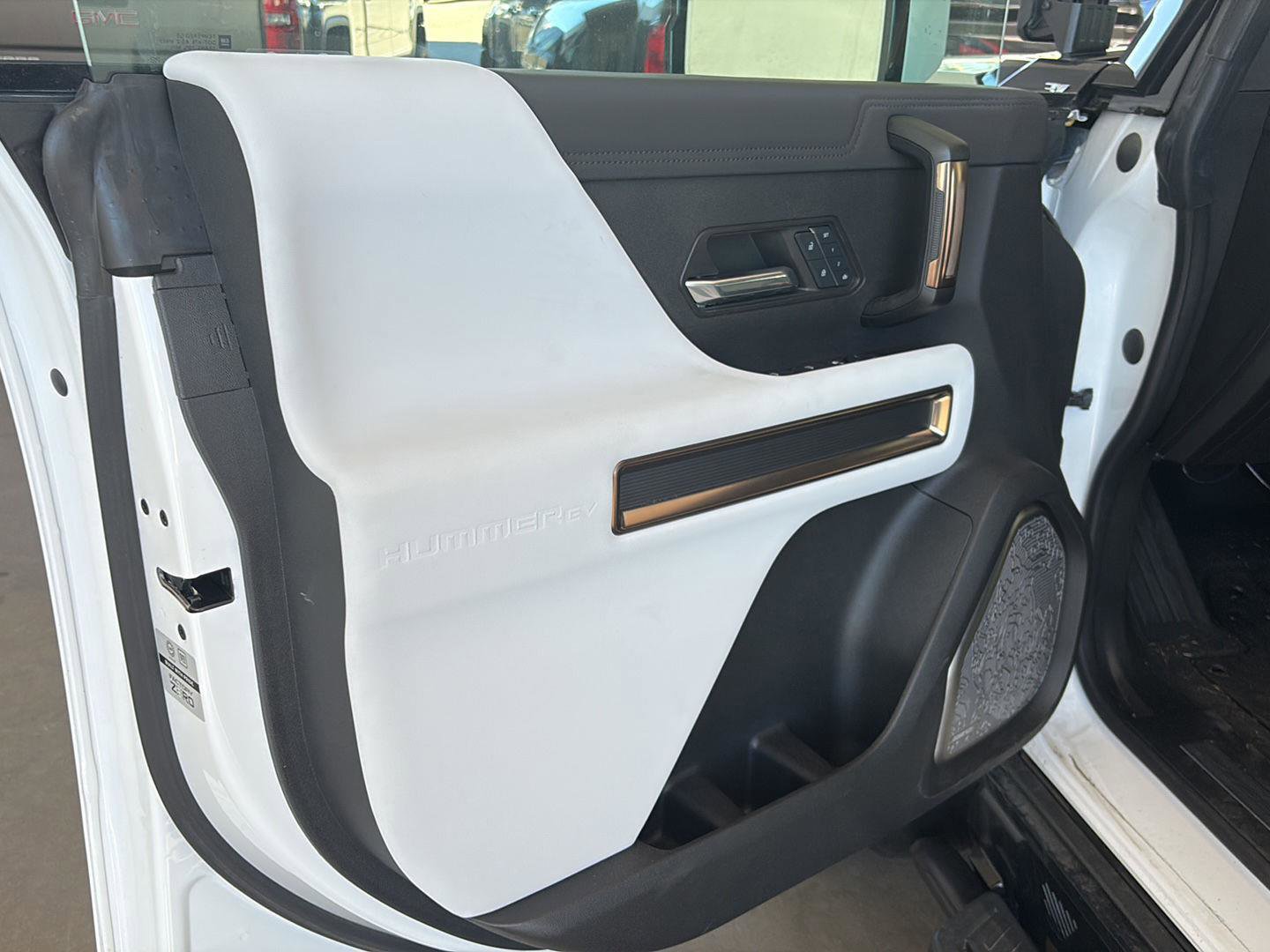 Used 2025 GMC Hummer EV 3X w/ Extreme Off-Road Package image 12