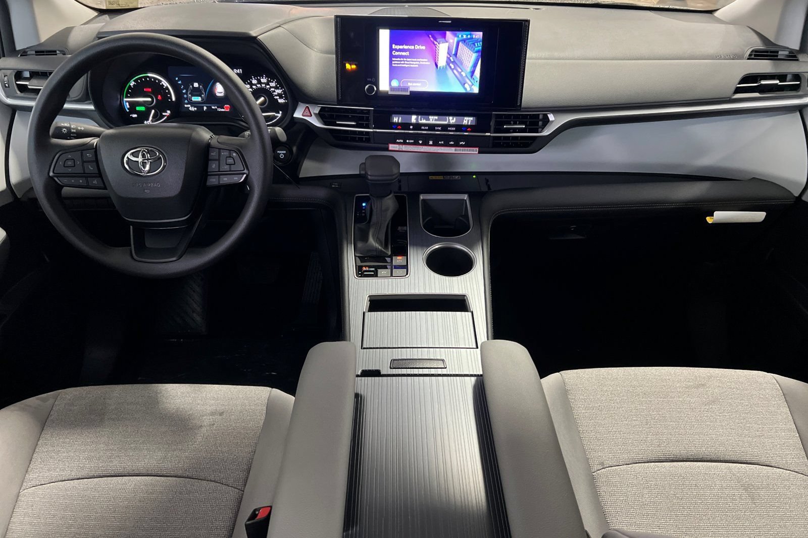 New 2026 Toyota Sienna LE FWD image 15