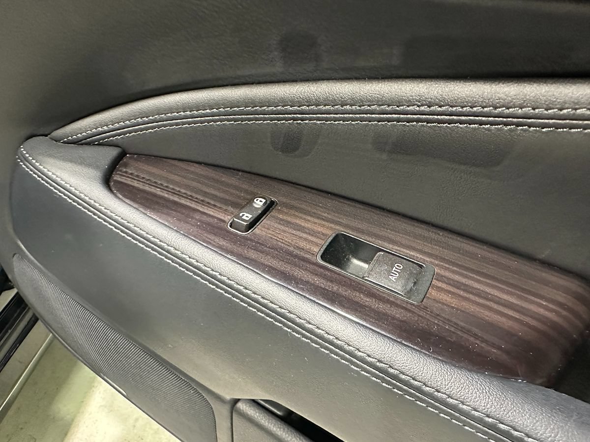 Used 2014 Lexus LS 460 AWD w/ Comfort Package image 11