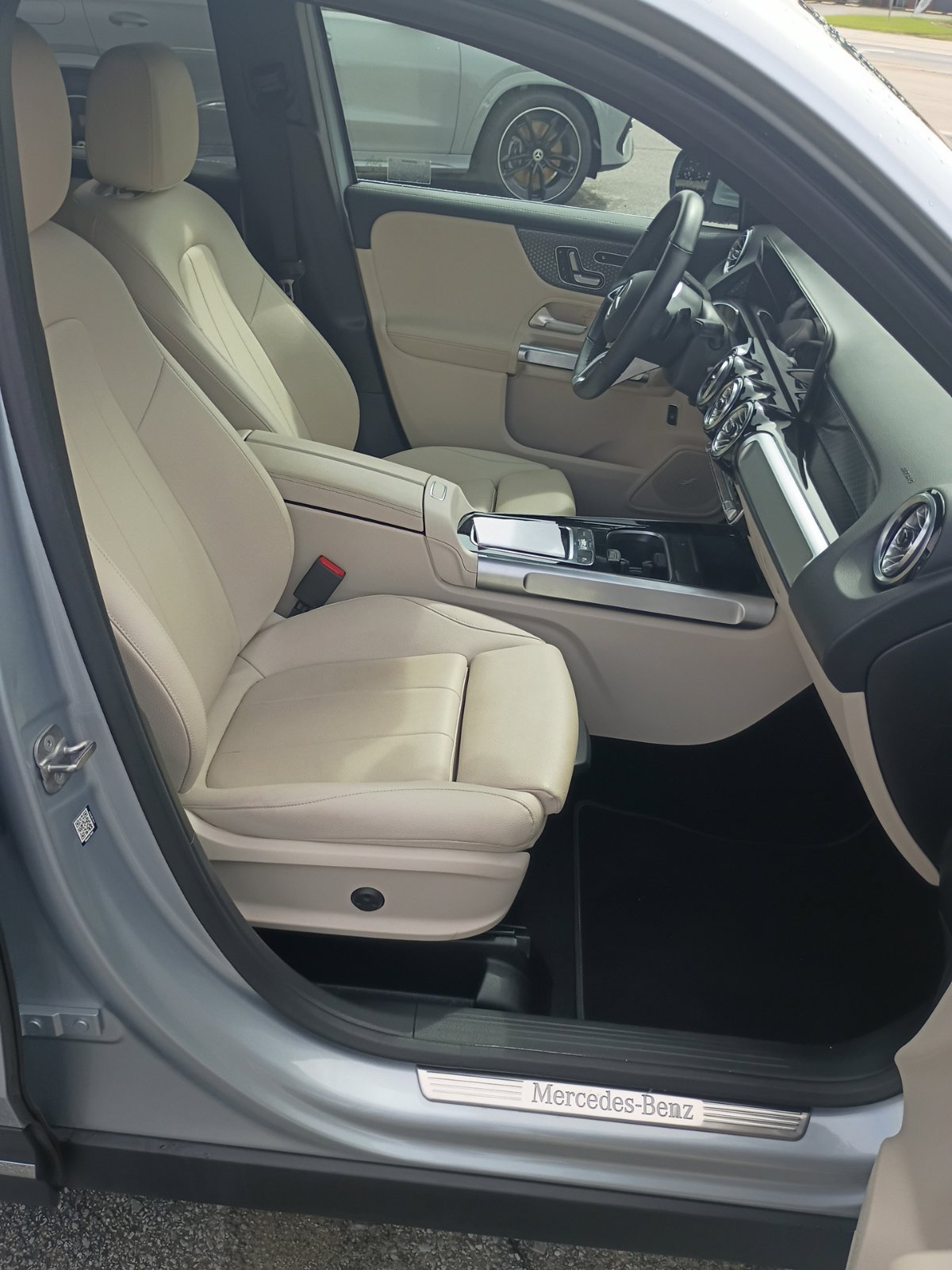 Certified 2025 Mercedes-Benz GLB 250 image 8