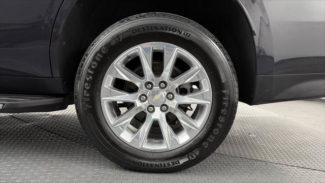 Used 2023 Chevrolet Tahoe Premier AWD/4WD image 32