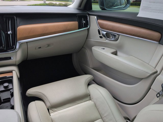 Used 2018 Volvo S90 T6 Inscription w/ Convenience Package AWD/4WD image 17