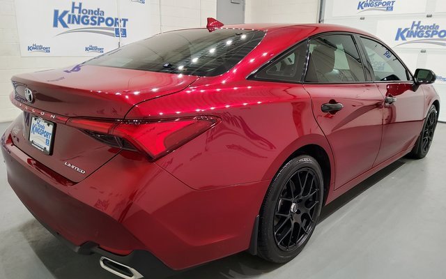 Used 2020 Toyota Avalon Limited w/ Advanced Safety Package image 3
