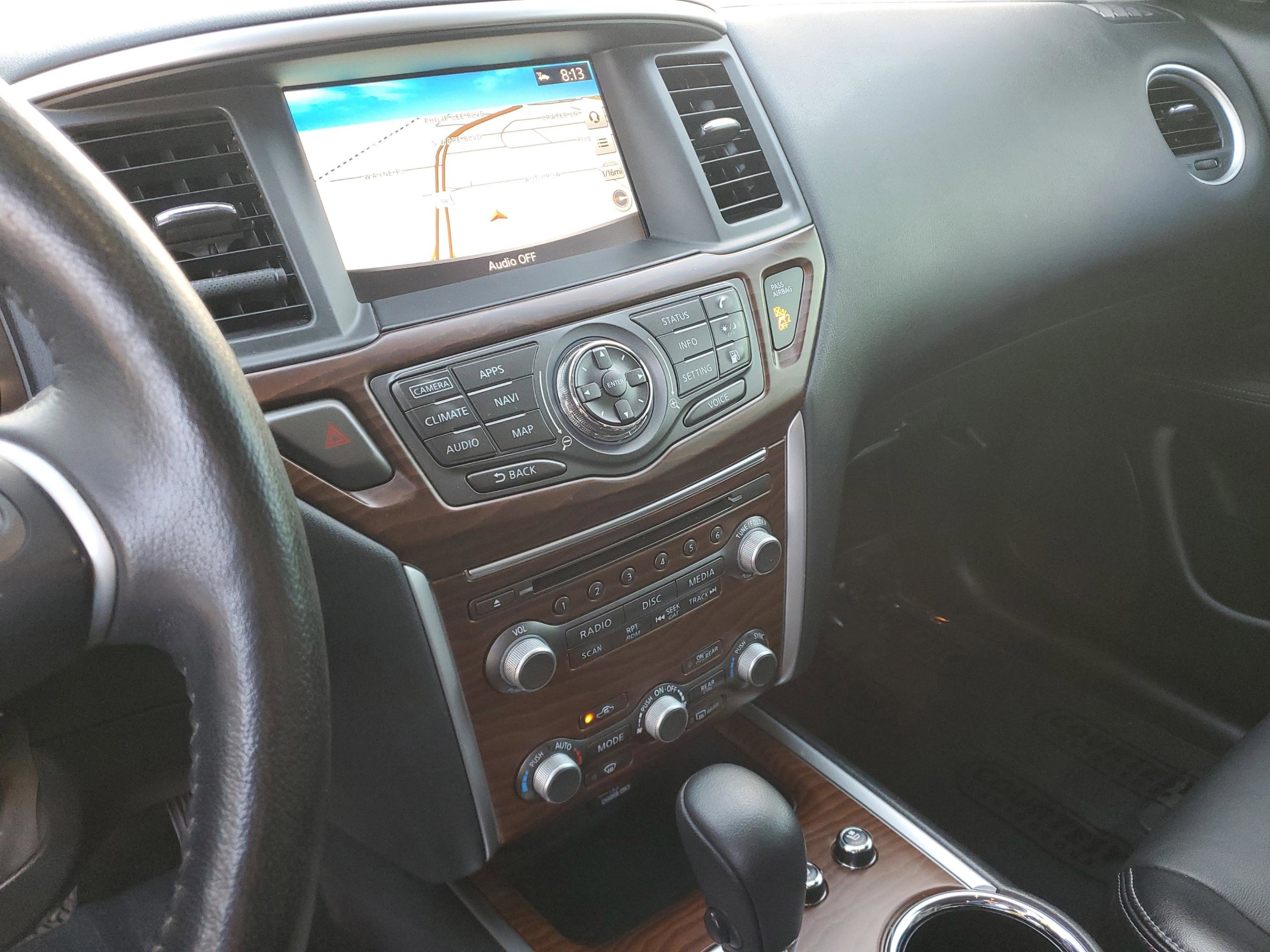 Used 2020 Nissan Pathfinder Platinum image 29