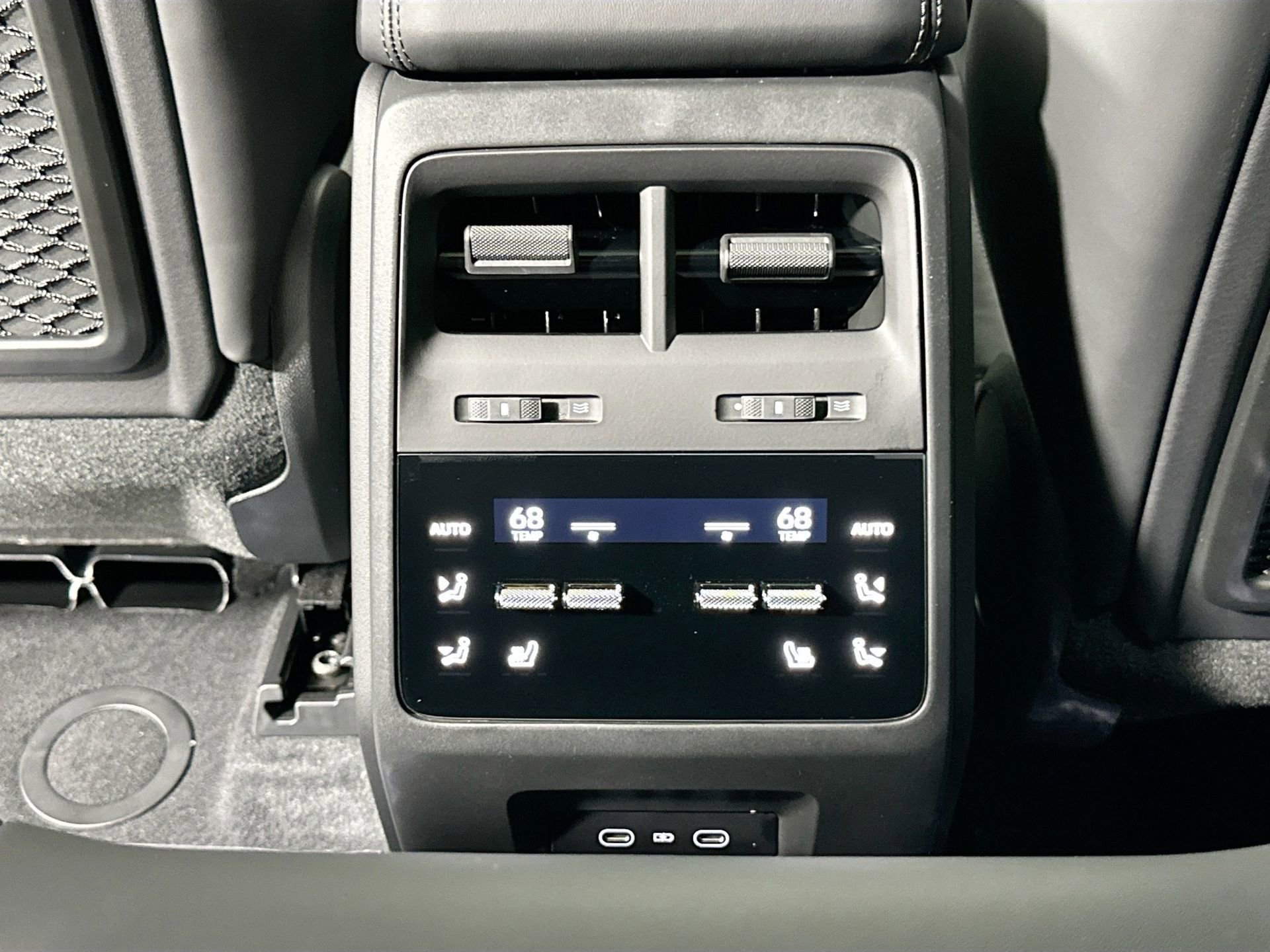 Certified 2025 Porsche Macan 4 Electric image 39