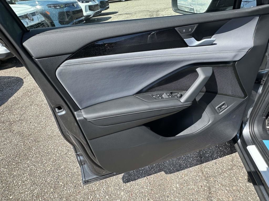 New 2026 Volkswagen Tiguan SE R-Line image 13