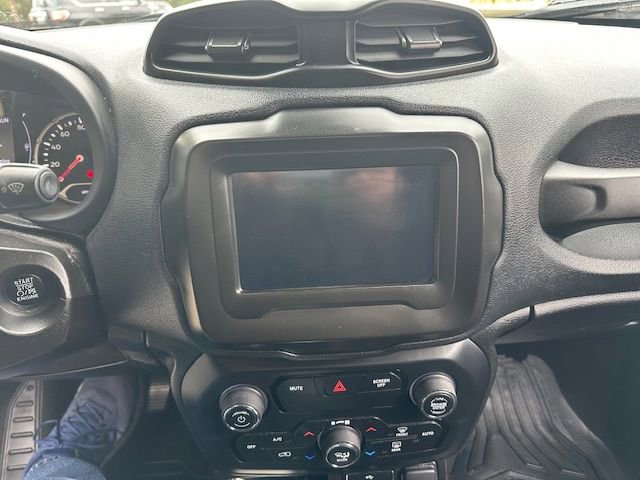 Used 2020 Jeep Renegade Altitude image 22