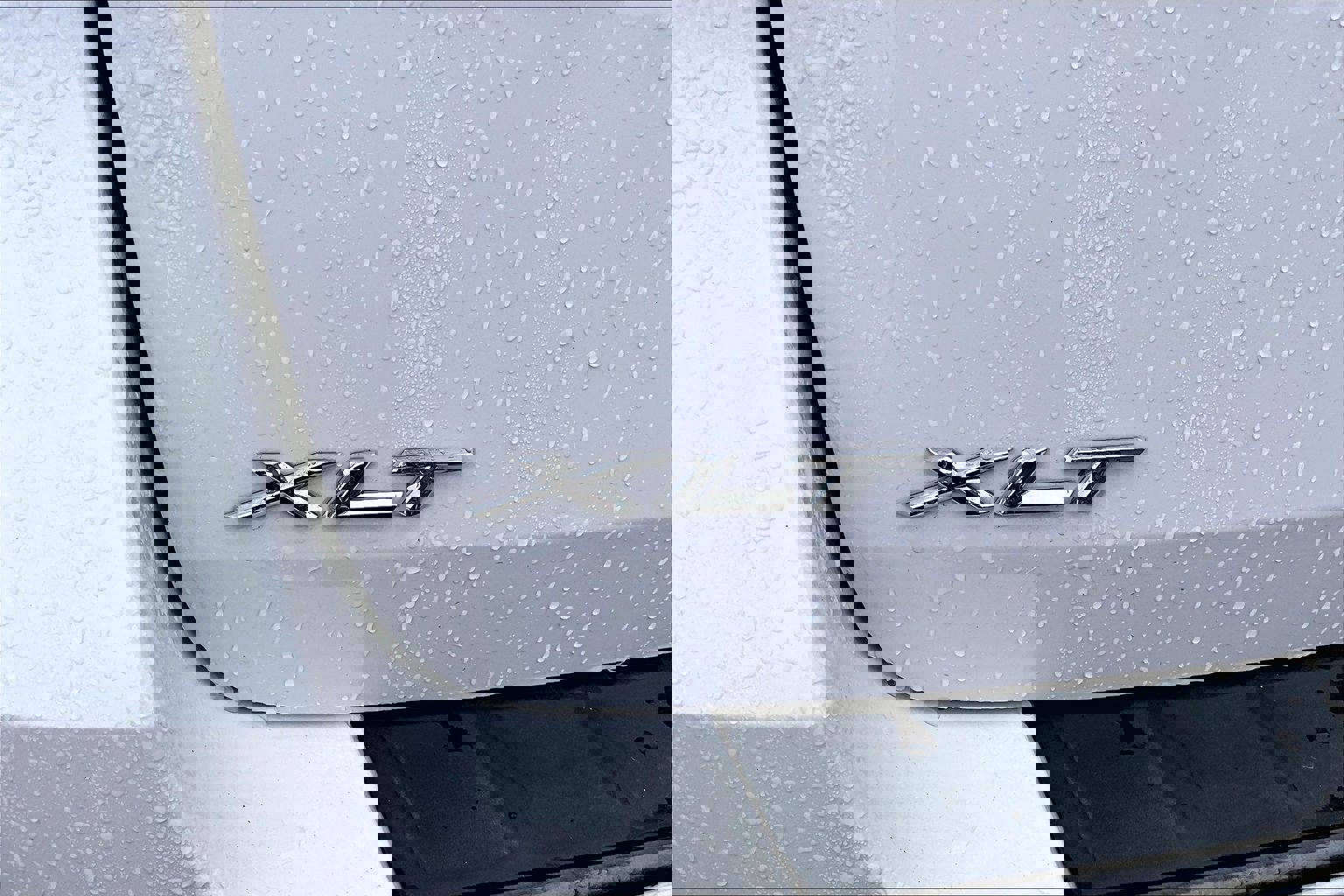 Used 2022 Ford Explorer XLT w/ Equipment Group 202A image 8