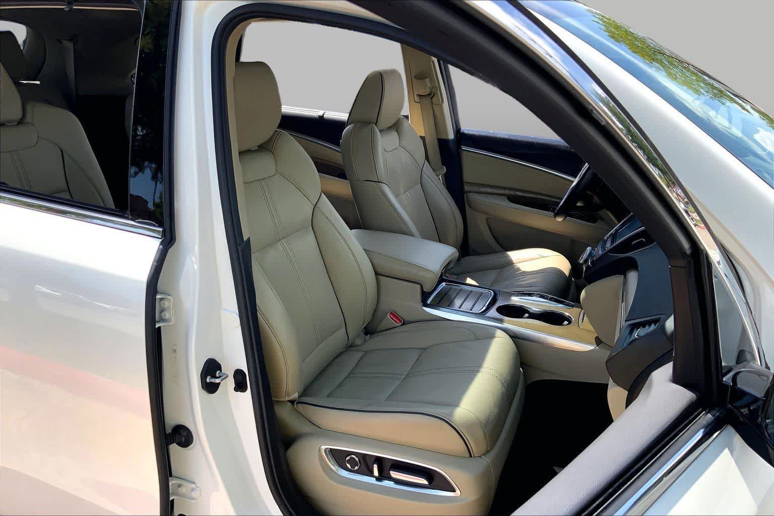 Used 2019 Acura MDX FWD w/ Advance Package image 9