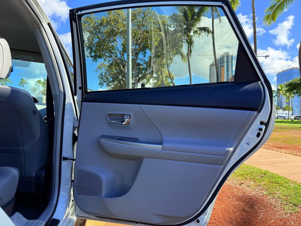 Used 2016 Toyota Prius V Three image 16