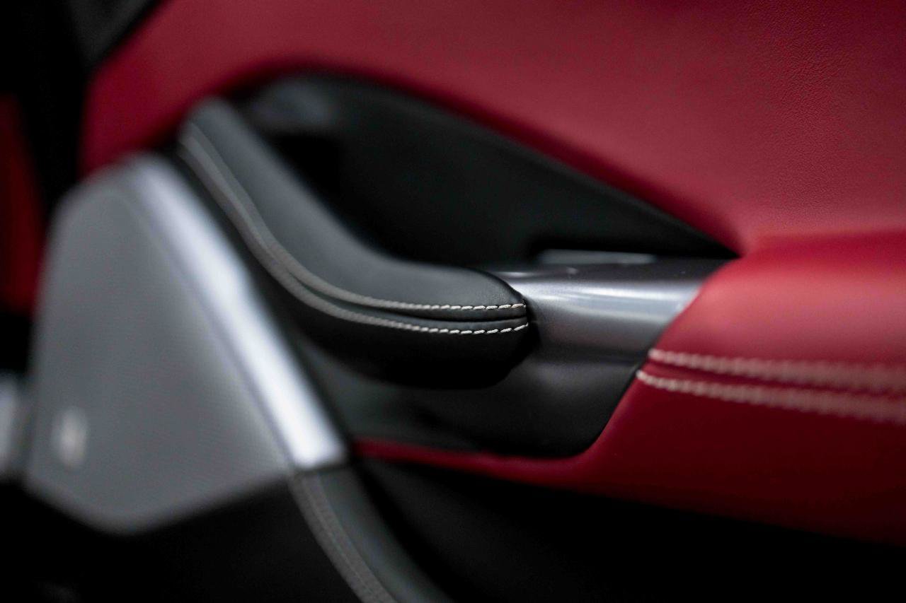 Used 2020 Ferrari Portofino RWD image 90