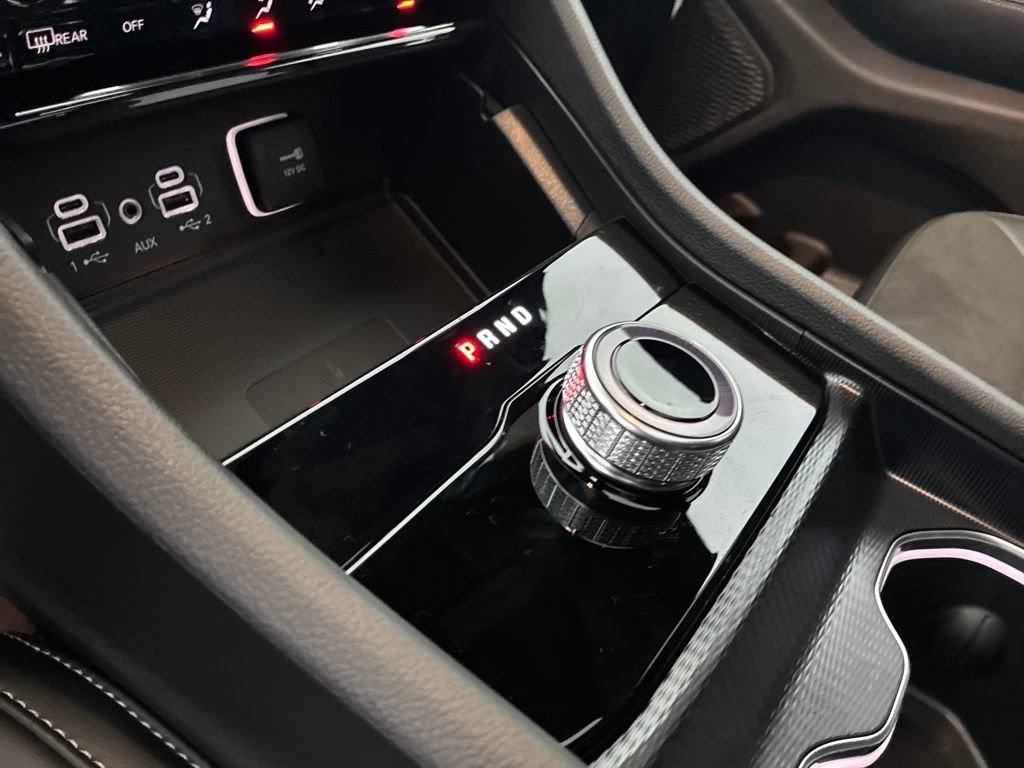 New 2025 Jeep Grand Cherokee Altitude image 24