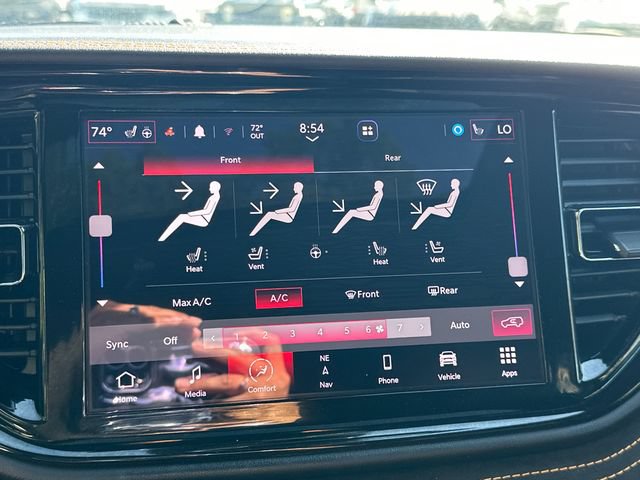 Used 2023 Dodge Durango R/T w/ Hemi Orange Plus Package AWD/4WD image 33