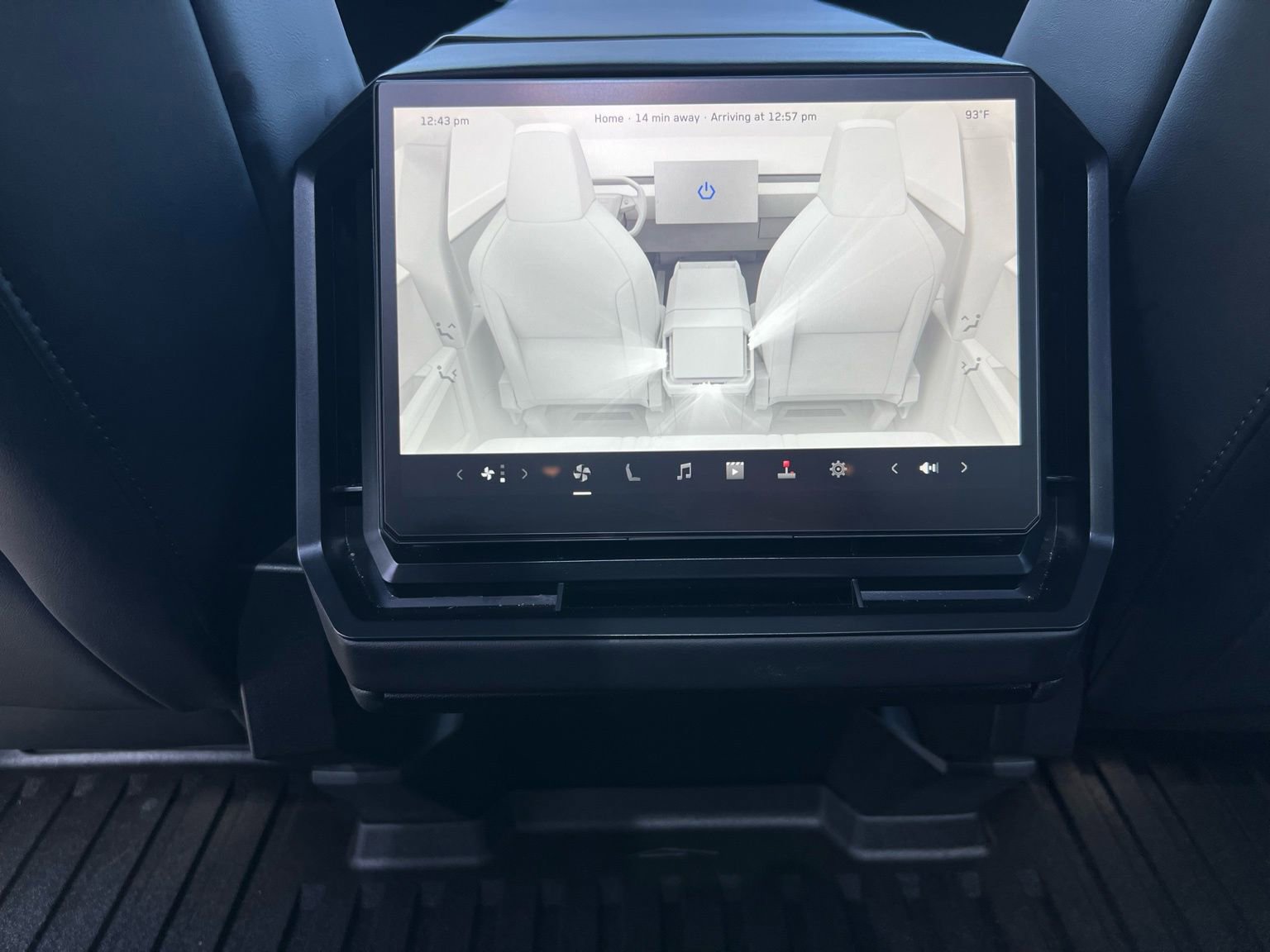 Used 2024 Tesla Cybertruck AWD Crew Cab image 45