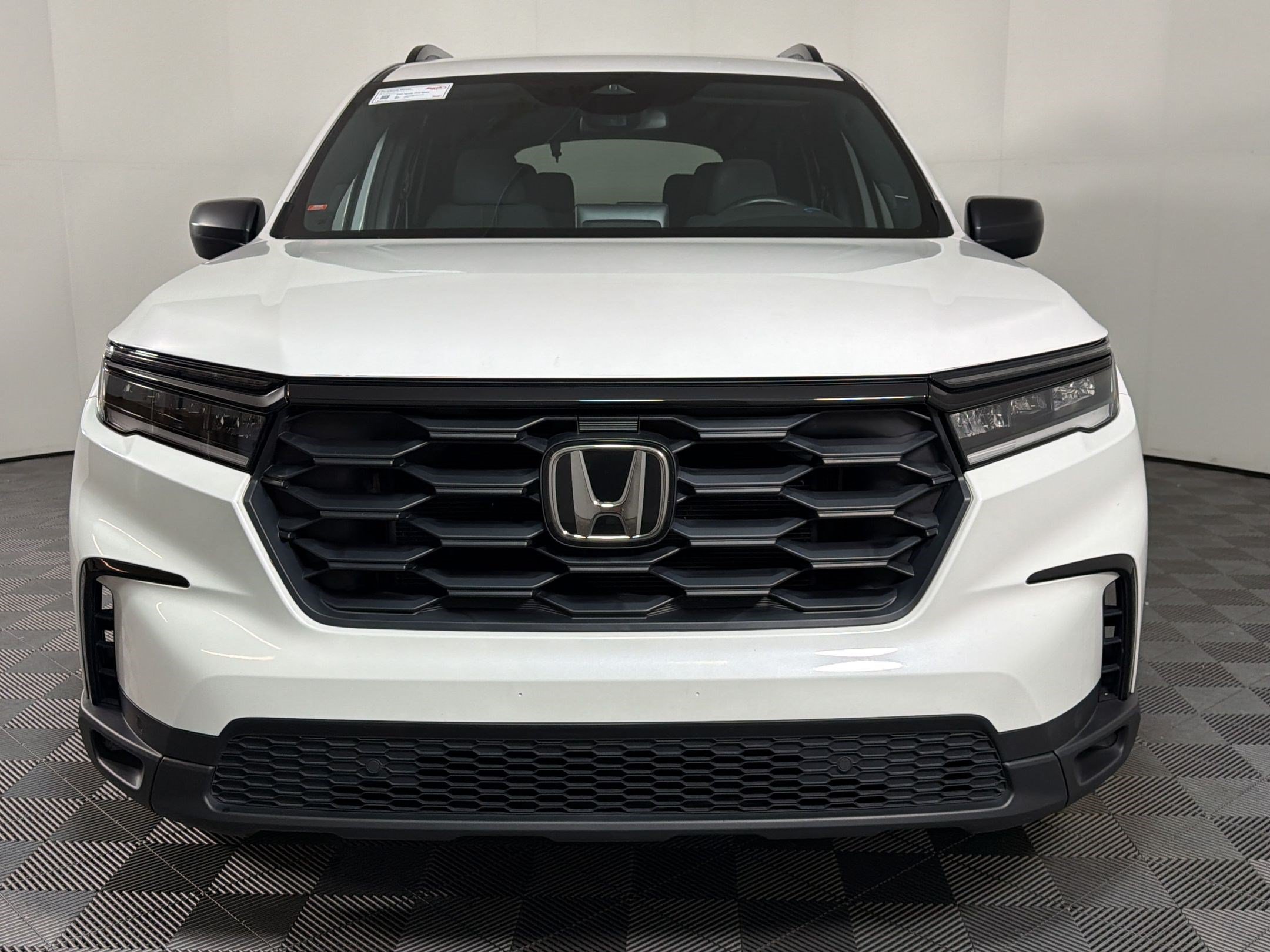 Used 2024 Honda Pilot Sport image 5