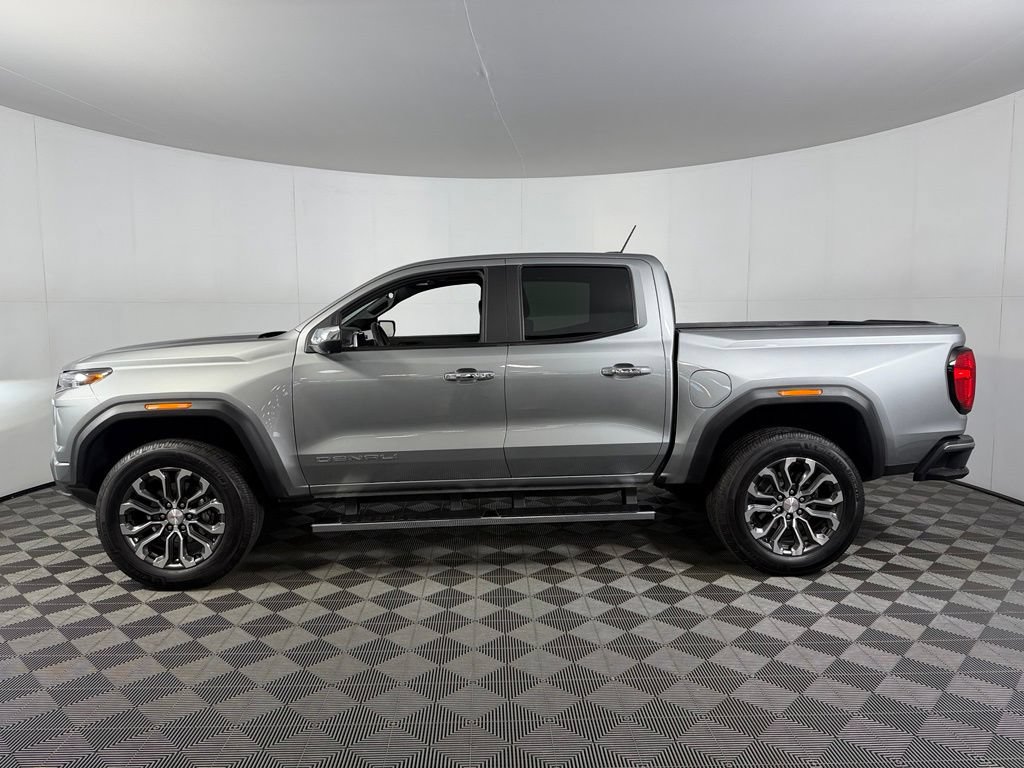 Used 2024 GMC Canyon Denali AWD/4WD image 10