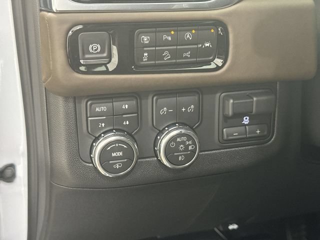 New 2026 GMC Yukon XL Denali Ultimate AWD/4WD image 34