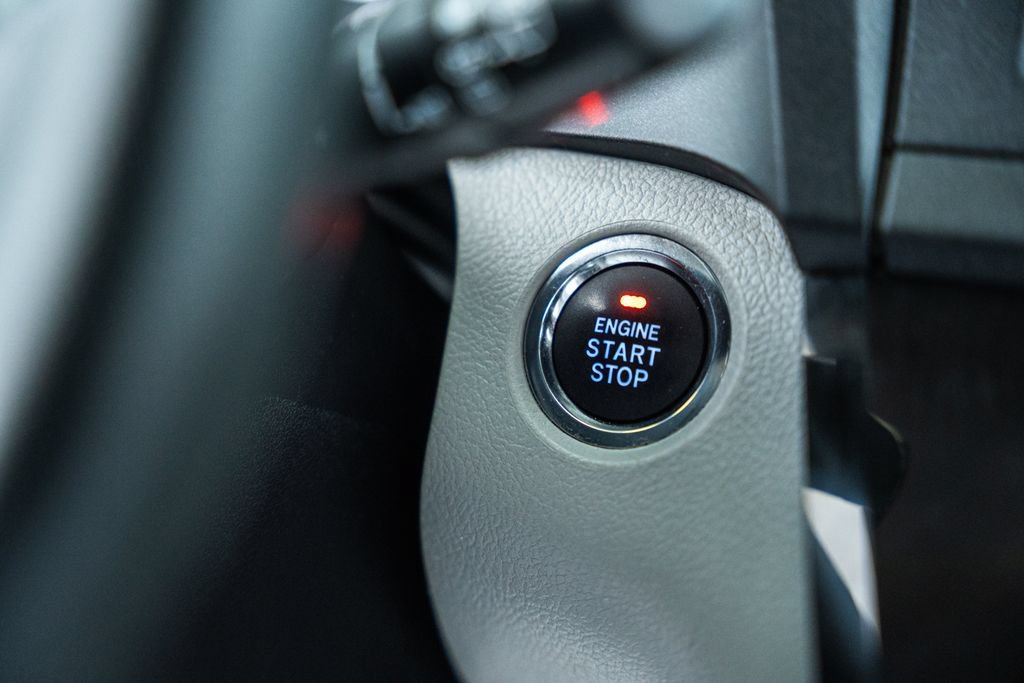 Used 2020 Toyota Sienna LE w/ LE Preferred Package FWD image 26