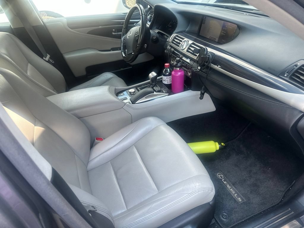 Used 2017 Lexus LS 460 AWD w/ Comfort Package image 18