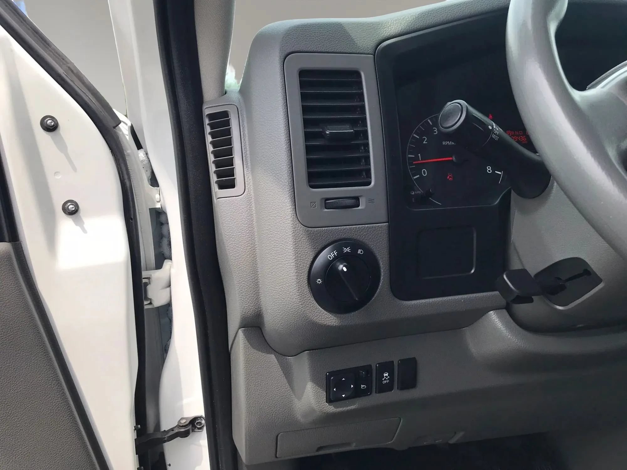 Used 2018 Nissan NV 2500 SV w/ Navigation Package RWD image 15