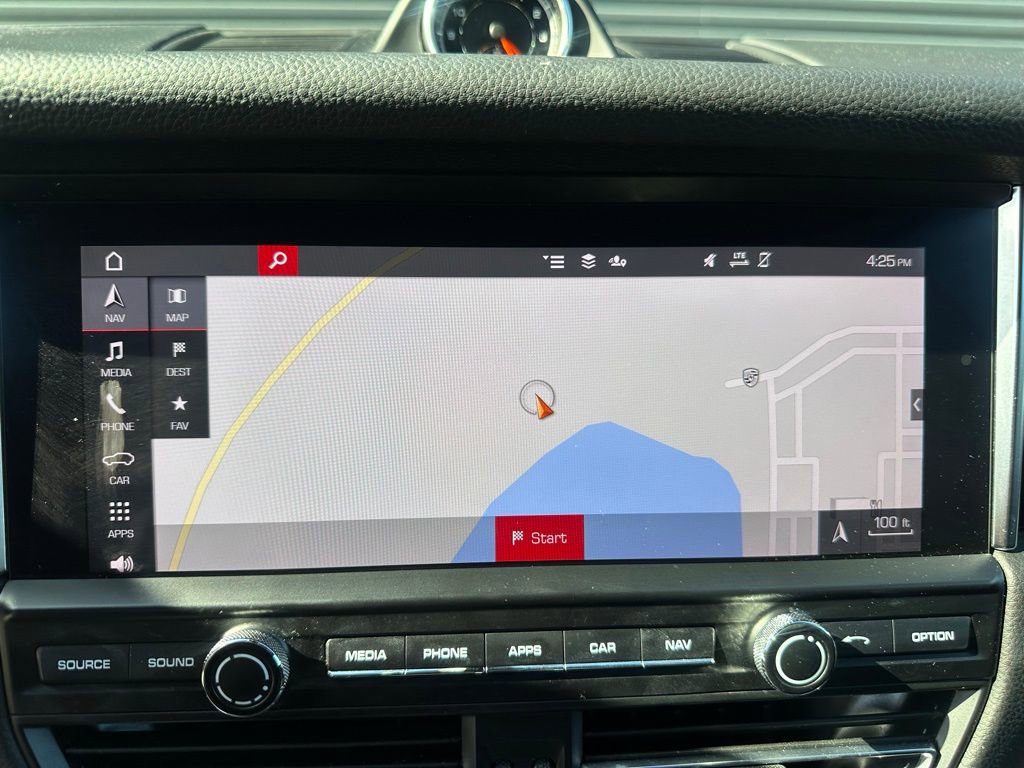 Certified 2021 Porsche Macan image 29