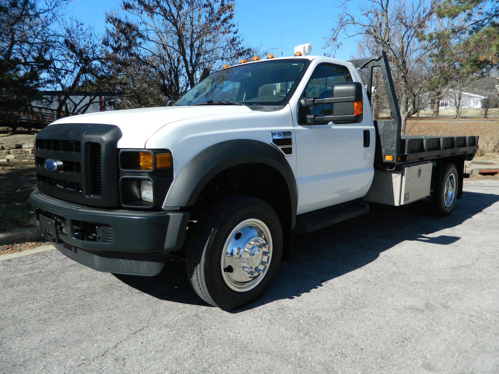Used 2009 Ford F550 2WD Regular Cab Super Duty image 1