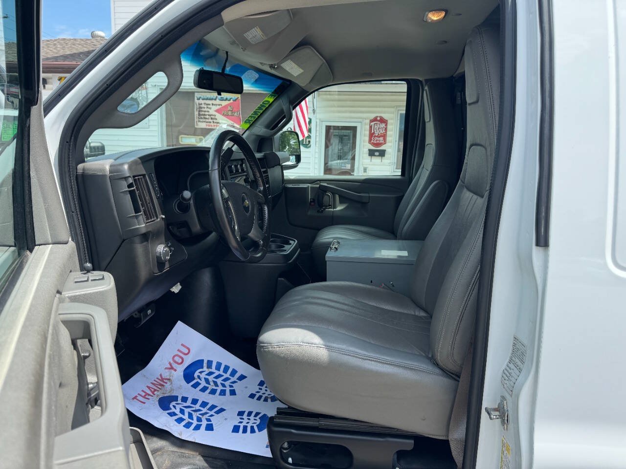 Used 2018 Chevrolet Express 3500 Extended w/ Driver Convenience Package RWD image 18