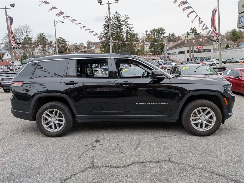 Used 2023 Jeep Grand Cherokee L Laredo image 5
