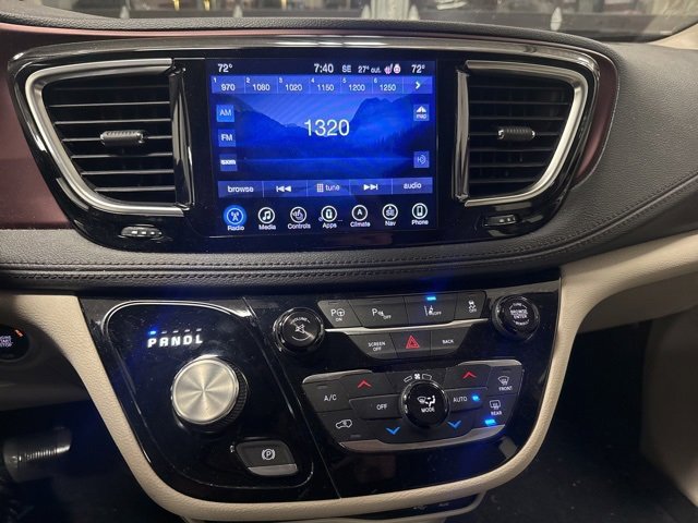 Used 2017 Chrysler Pacifica Limited w/ Advanced Safetytec Group image 16