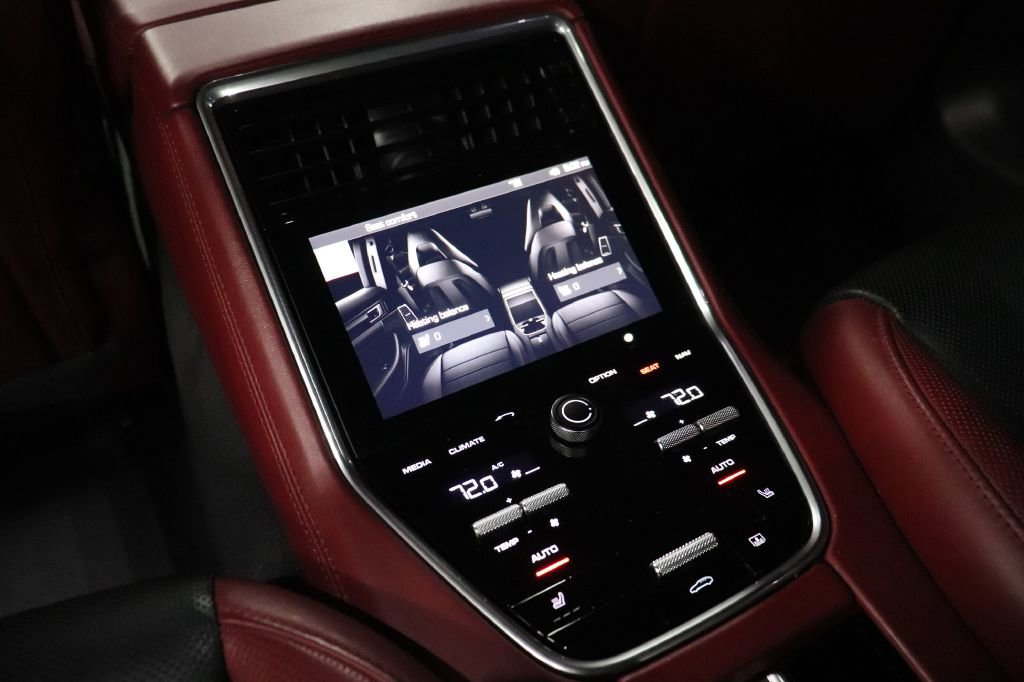 Used 2019 Porsche Panamera GTS image 17