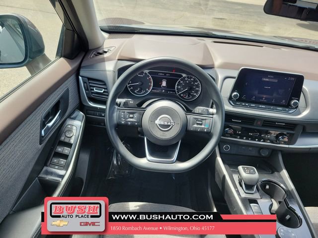 Used 2023 Nissan Rogue SV AWD/4WD image 12