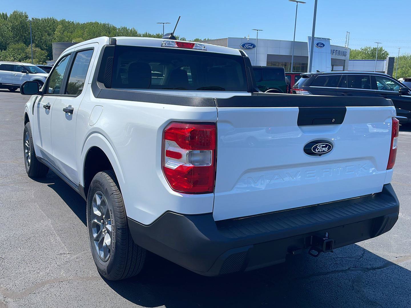 New 2026 Ford Maverick XLT w/ XLT Luxury Package FWD image 3