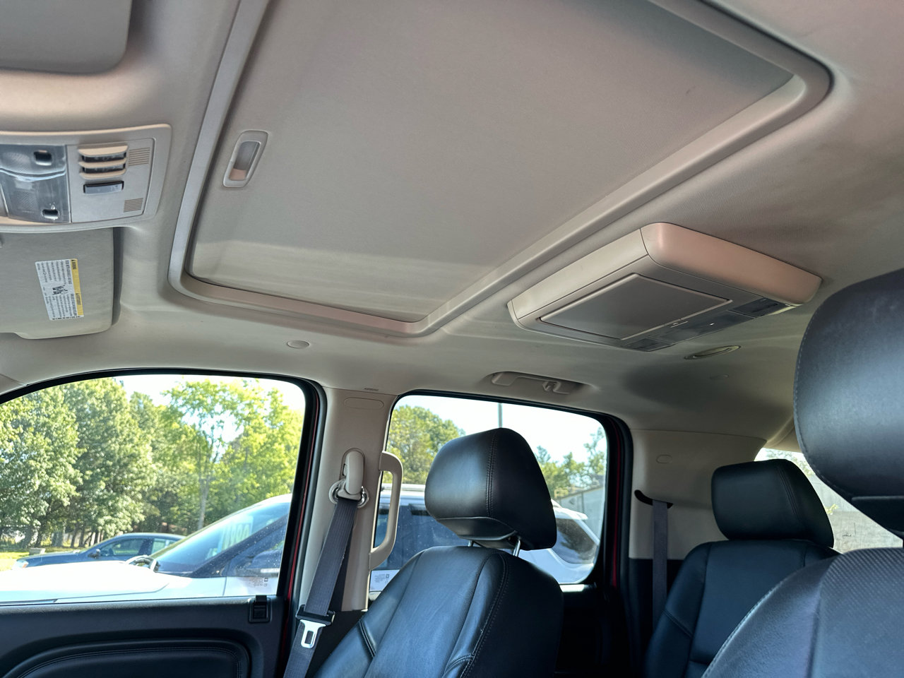 Used 2014 GMC Yukon XL Denali image 18
