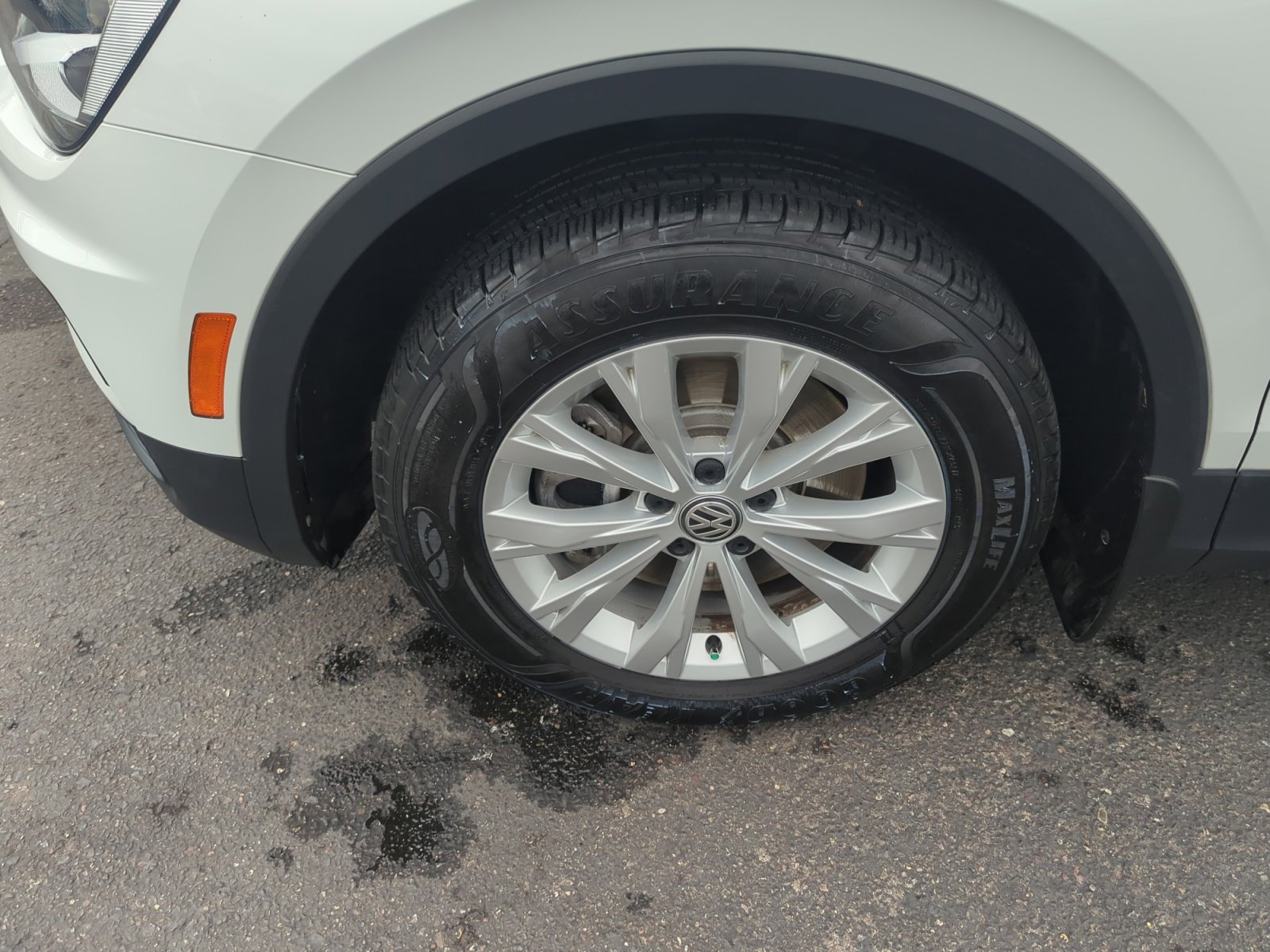 Used 2020 Volkswagen Tiguan S image 25