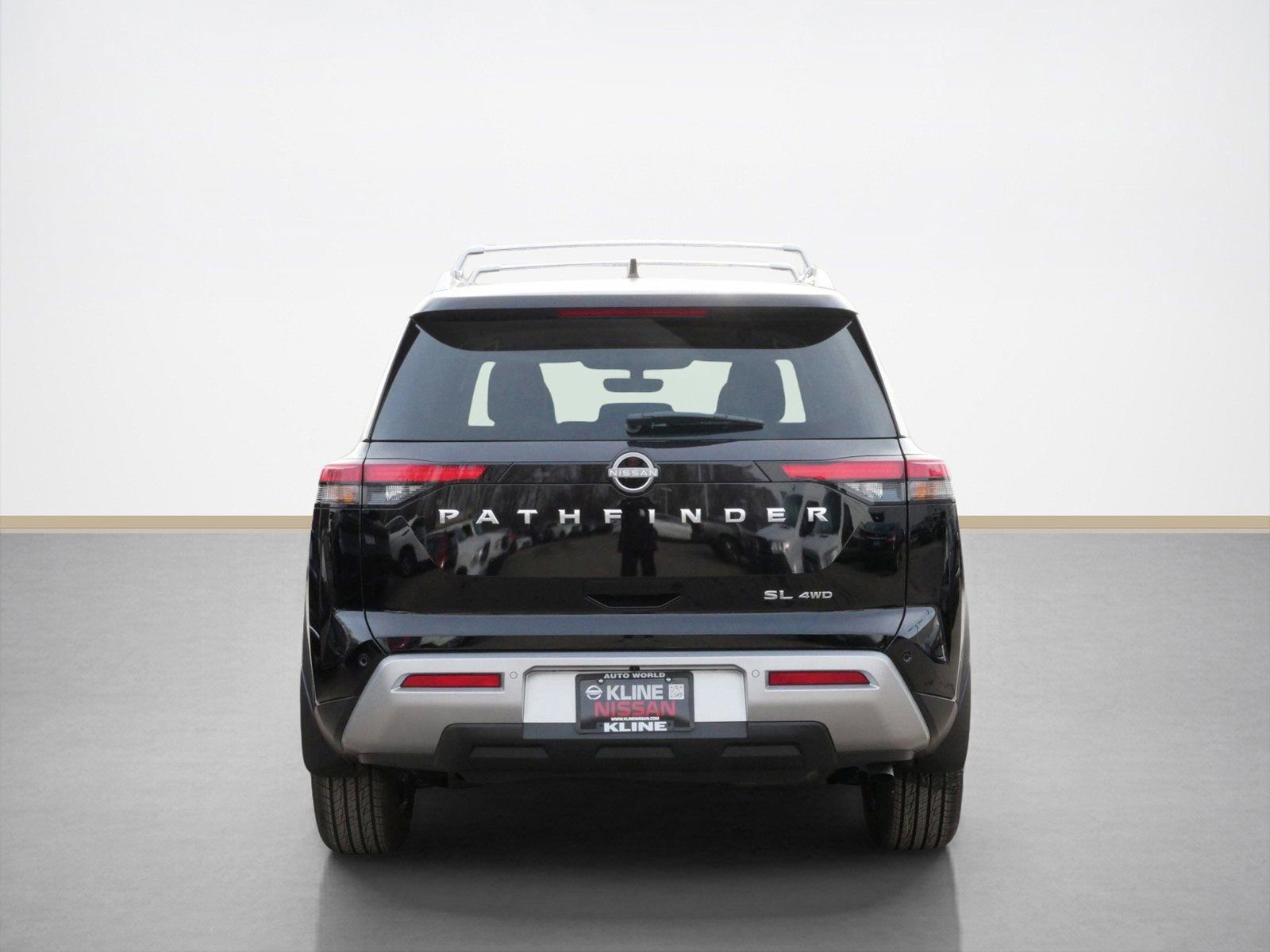 New 2025 Nissan Pathfinder SL image 3