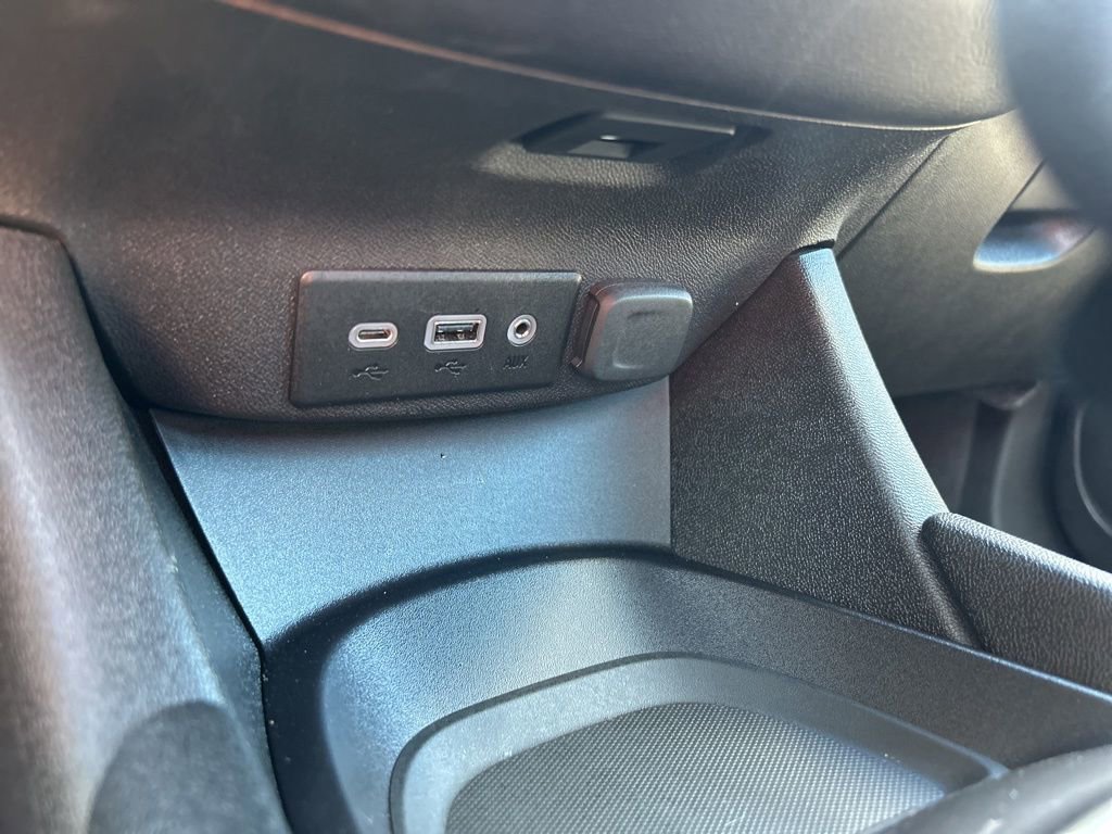 Used 2024 Chevrolet Malibu RS FWD image 32